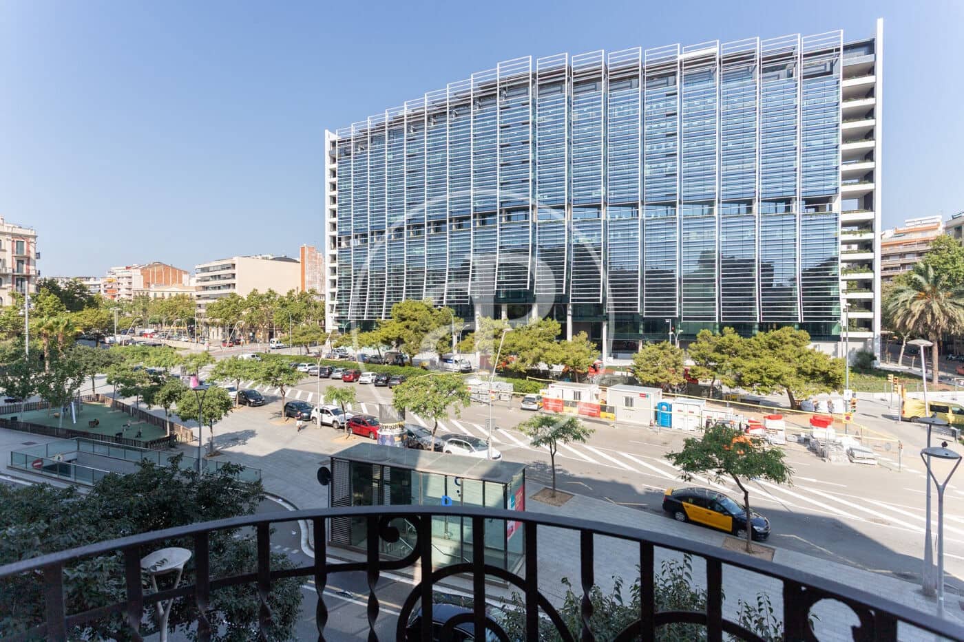 Appartement de 3 chambres à louer à Barcelone ville - 2 300 € (Ref: 9176612)