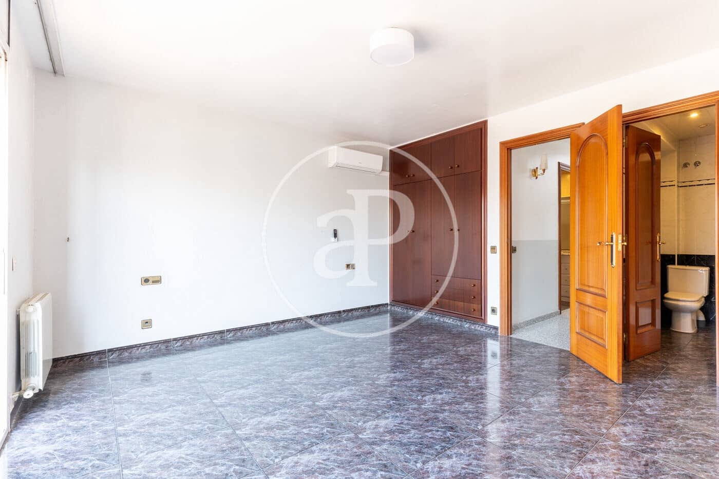 5 soverom Villa til salgs i Cerdanyola del Valles - € 550 000 (Ref: 9183875)