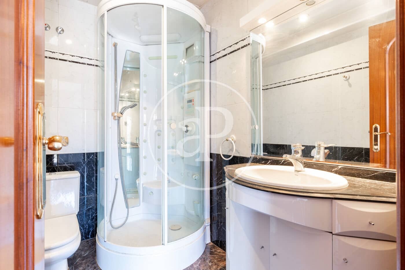 5 soverom Villa til salgs i Cerdanyola del Valles - € 550 000 (Ref: 9183875)