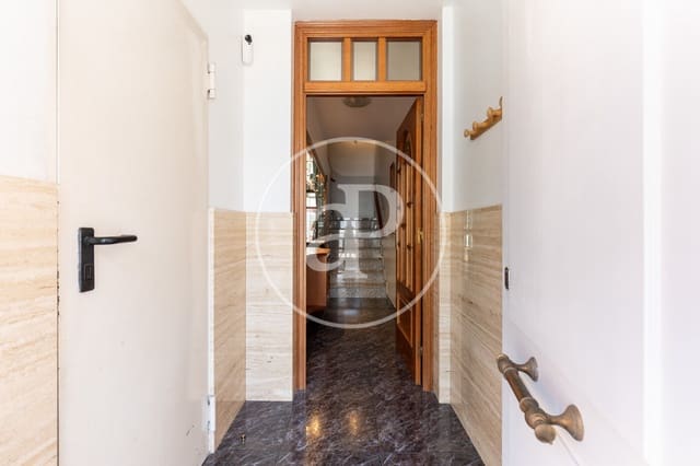 5 slaapkamer Villa te koop in Cerdanyola del Vallès - € 550.000 (Ref: 9183875)