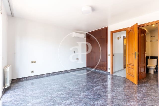 5 slaapkamer Villa te koop in Cerdanyola del Vallès - € 550.000 (Ref: 9183875)