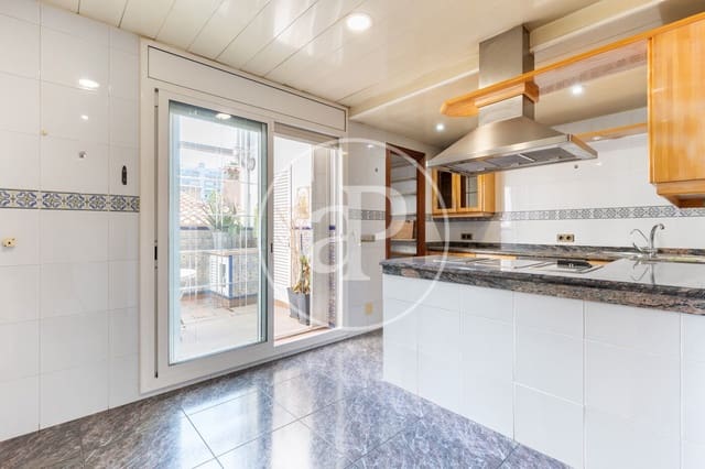 Chalet de 5 habitaciones en Cerdanyola del Vallès en venta - 480.000 € (Ref: 9183875)