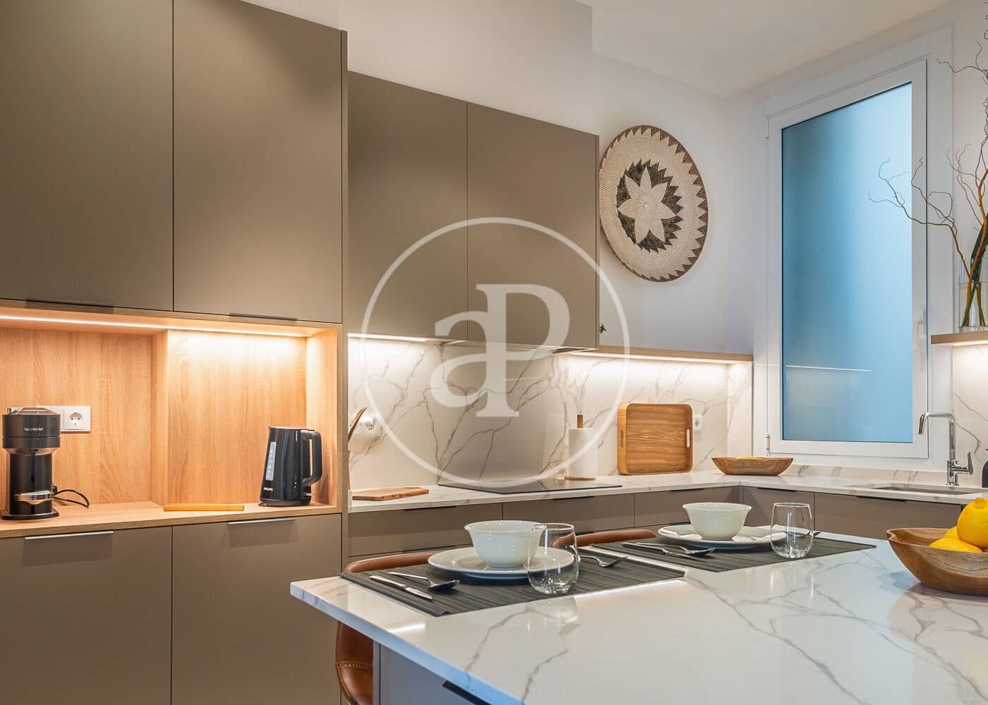 3 soveværelse Lejlighed til leje i Barcelona by - € 7.600 (Ref: 9187173)