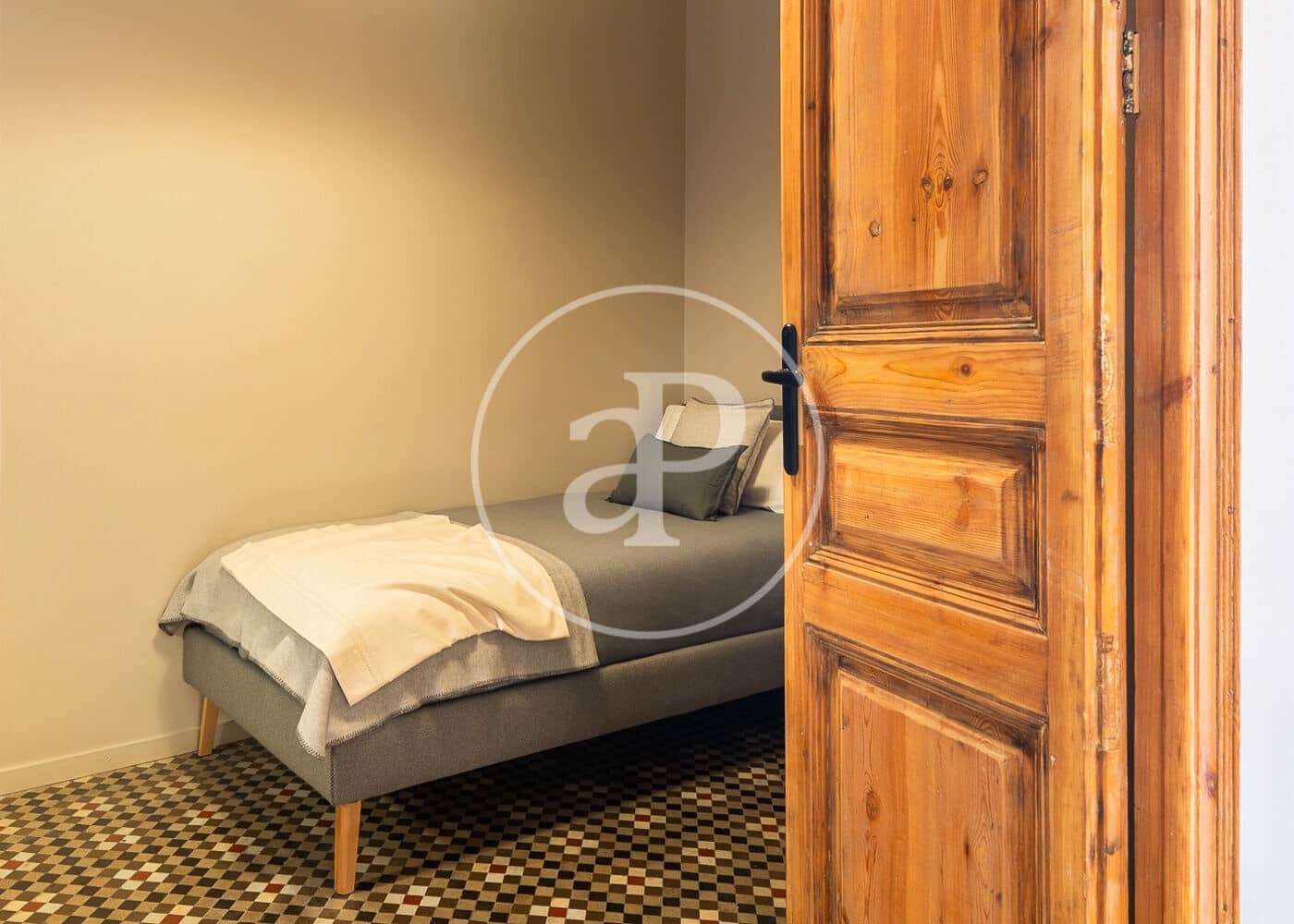 3 soveværelse Lejlighed til leje i Barcelona by - € 7.600 (Ref: 9187173)