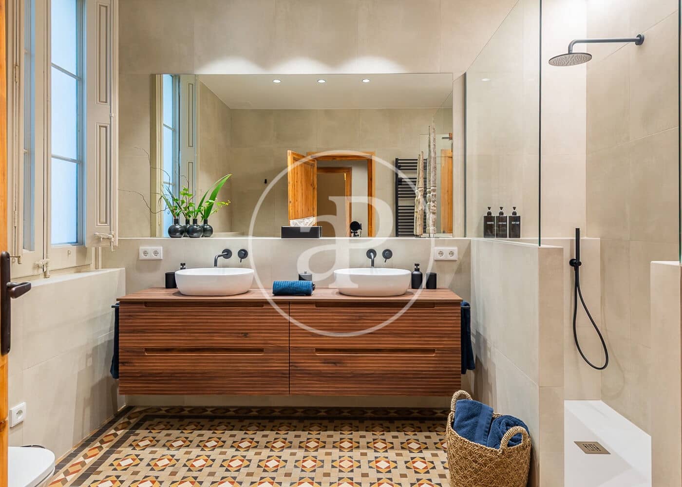 3 soveværelse Lejlighed til leje i Barcelona by - € 7.600 (Ref: 9187173)