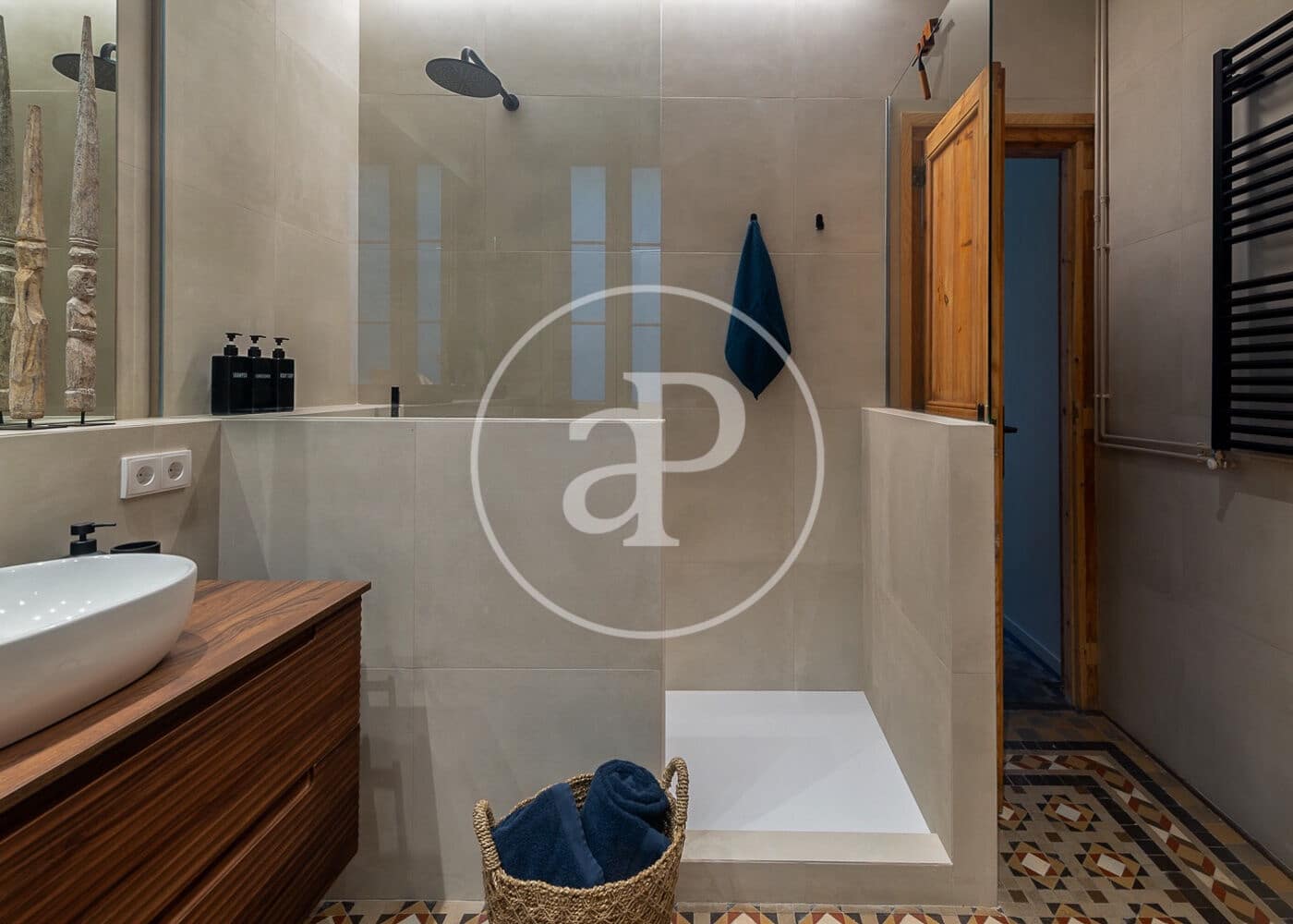 3 soveværelse Lejlighed til leje i Barcelona by - € 7.600 (Ref: 9187173)