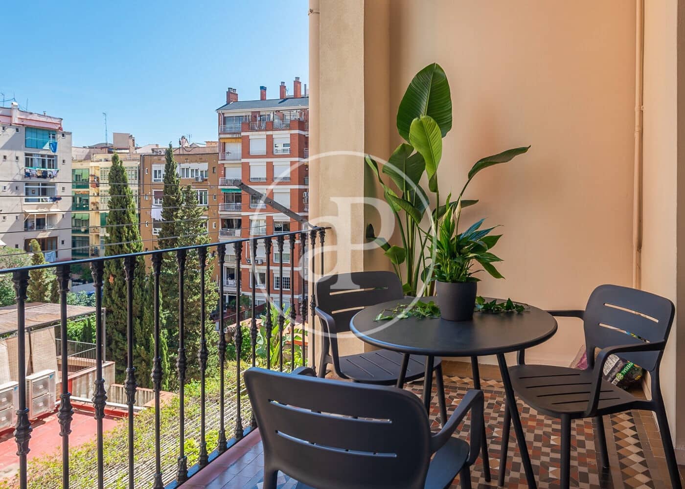 3 soveværelse Lejlighed til leje i Barcelona by - € 7.600 (Ref: 9187173)
