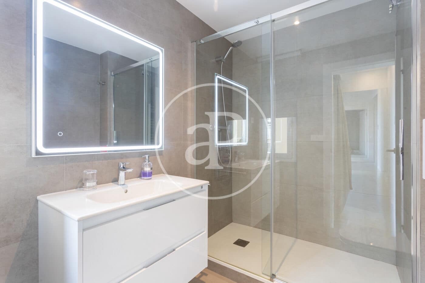 3 bedroom Apartment for rent in Barcelona city - € 2,900 (Ref: 9187174)