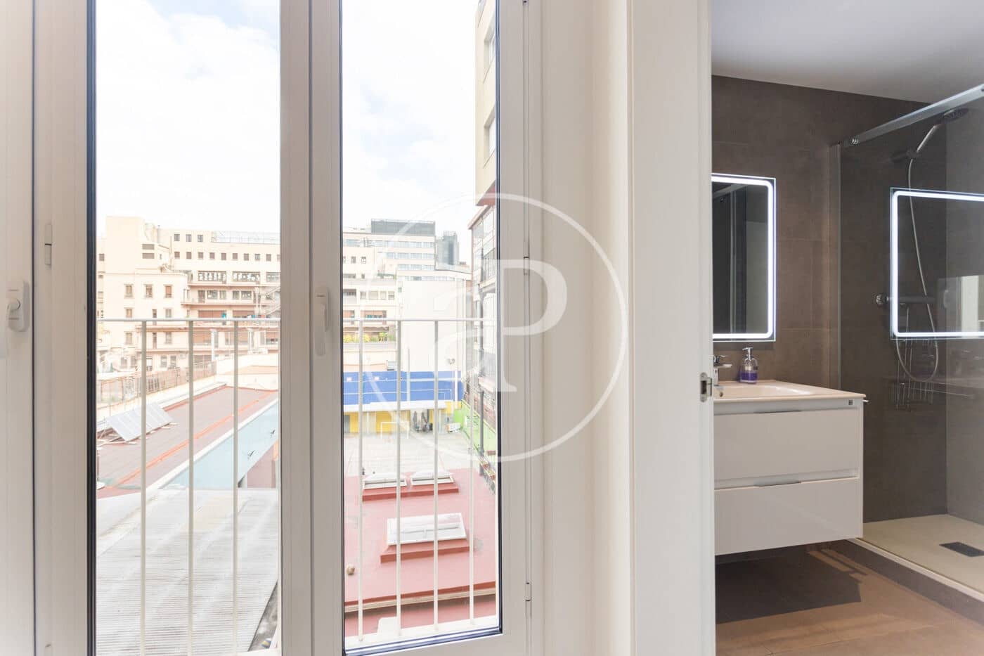 3 bedroom Apartment for rent in Barcelona city - € 2,900 (Ref: 9187174)