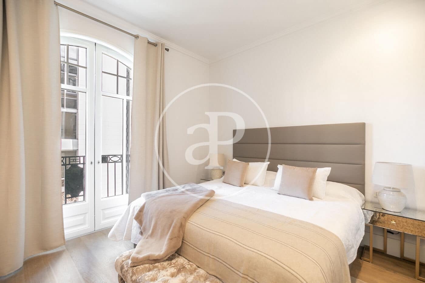2 soveværelse Lejlighed til leje i Barcelona by - € 2.600 (Ref: 9191305)