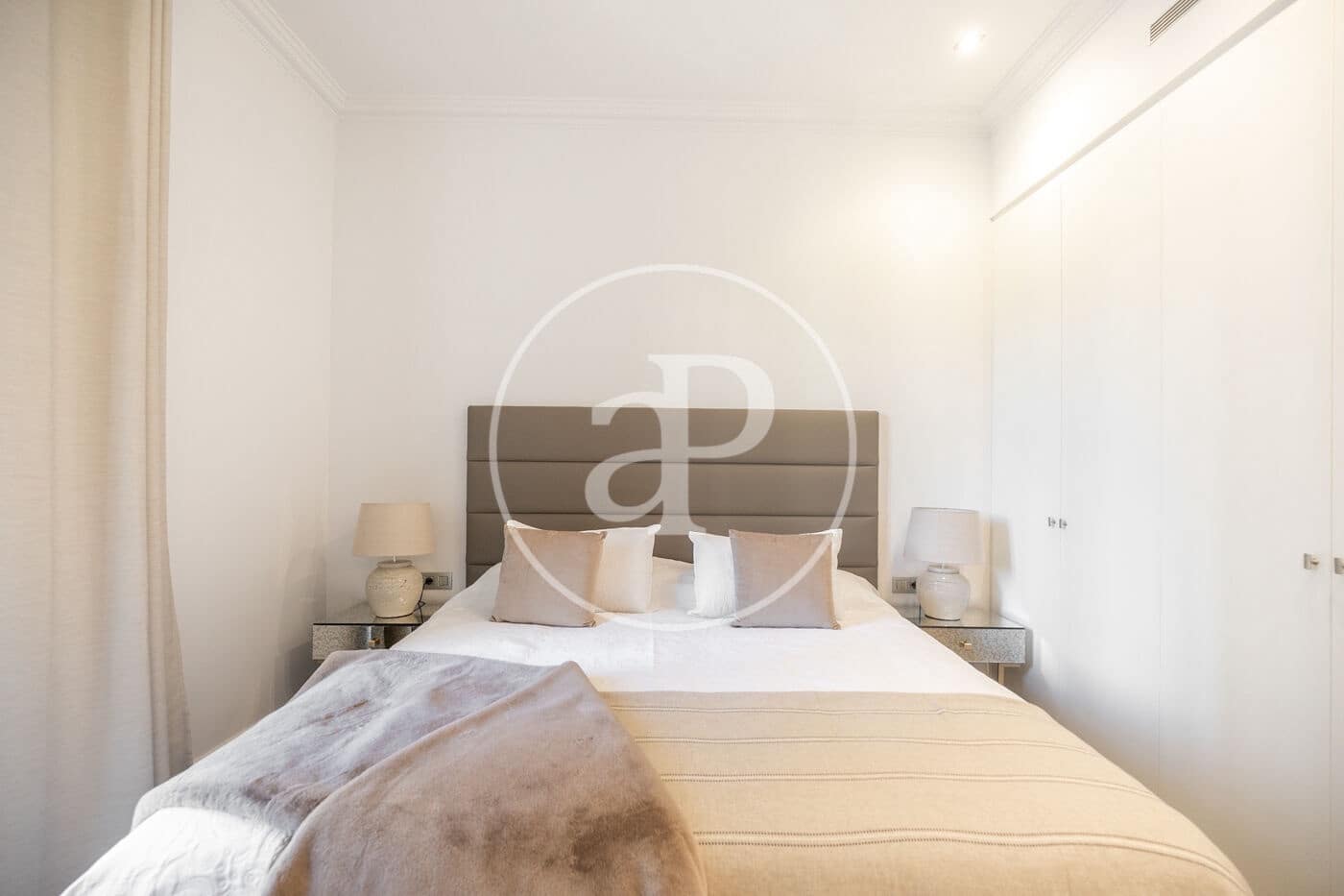 2 soveværelse Lejlighed til leje i Barcelona by - € 2.600 (Ref: 9191305)