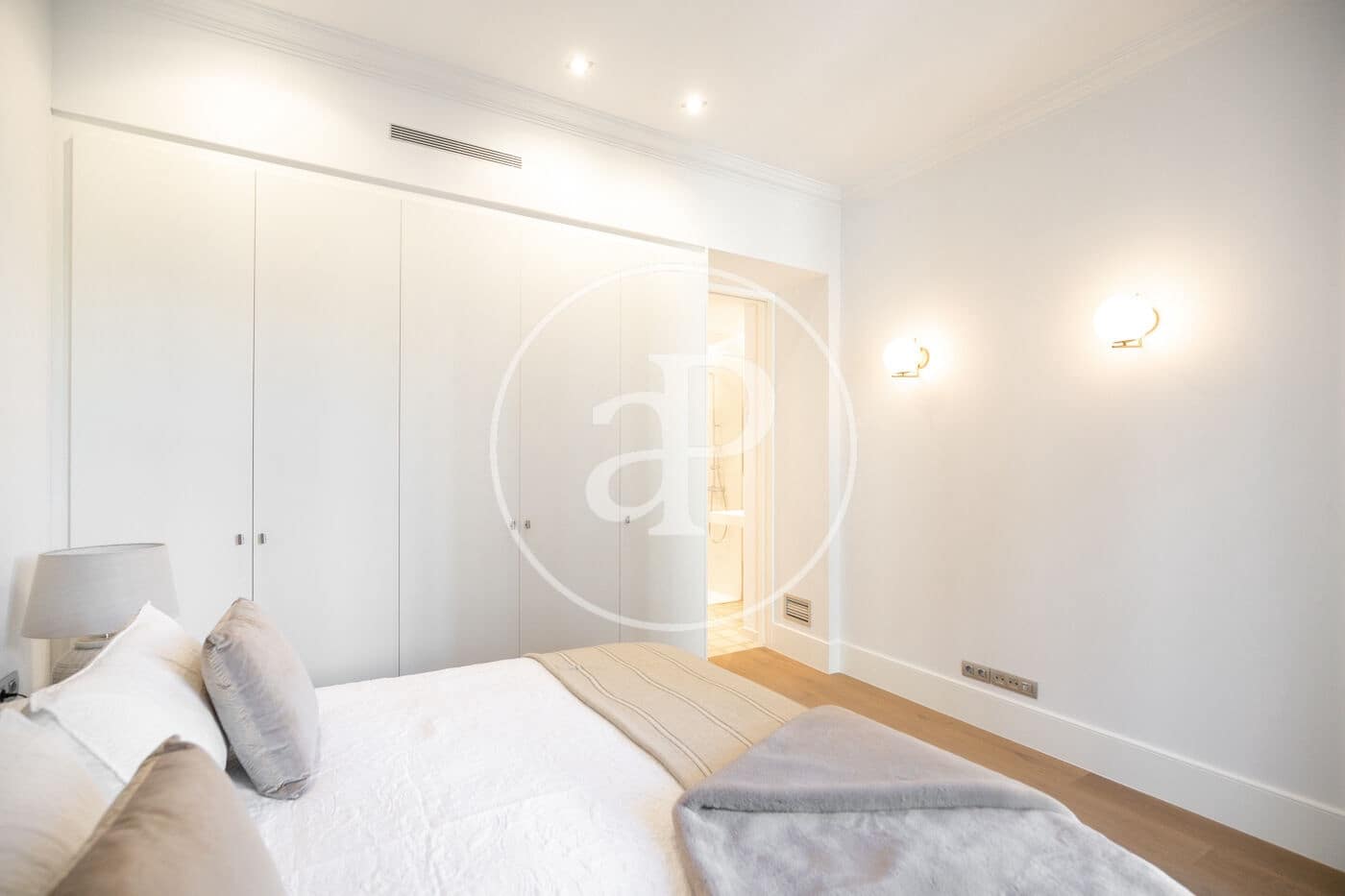2 soveværelse Lejlighed til leje i Barcelona by - € 2.600 (Ref: 9191305)