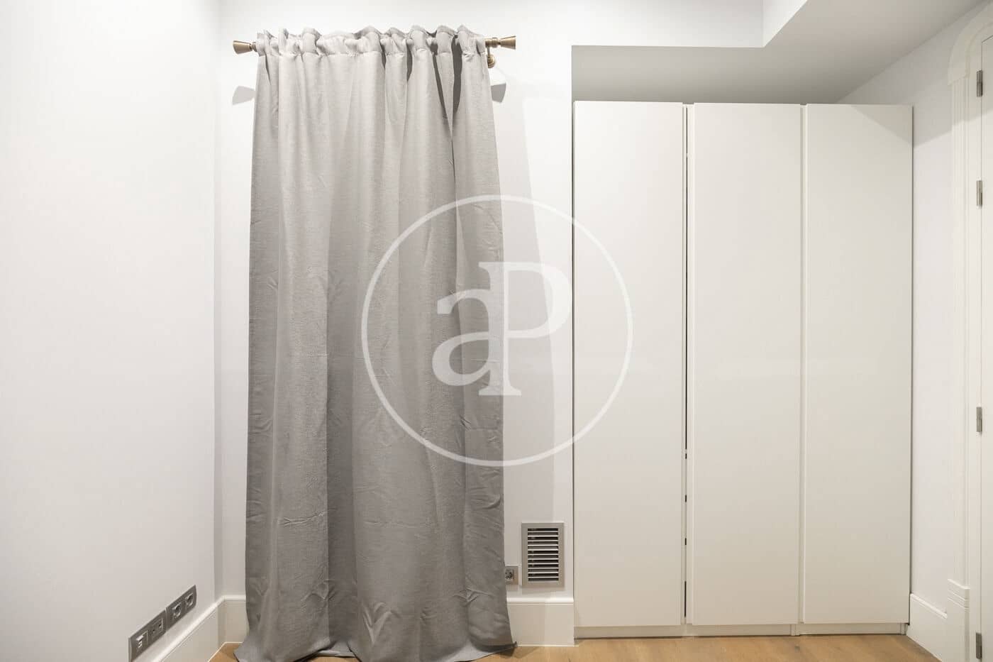 2 soveværelse Lejlighed til leje i Barcelona by - € 2.600 (Ref: 9191305)