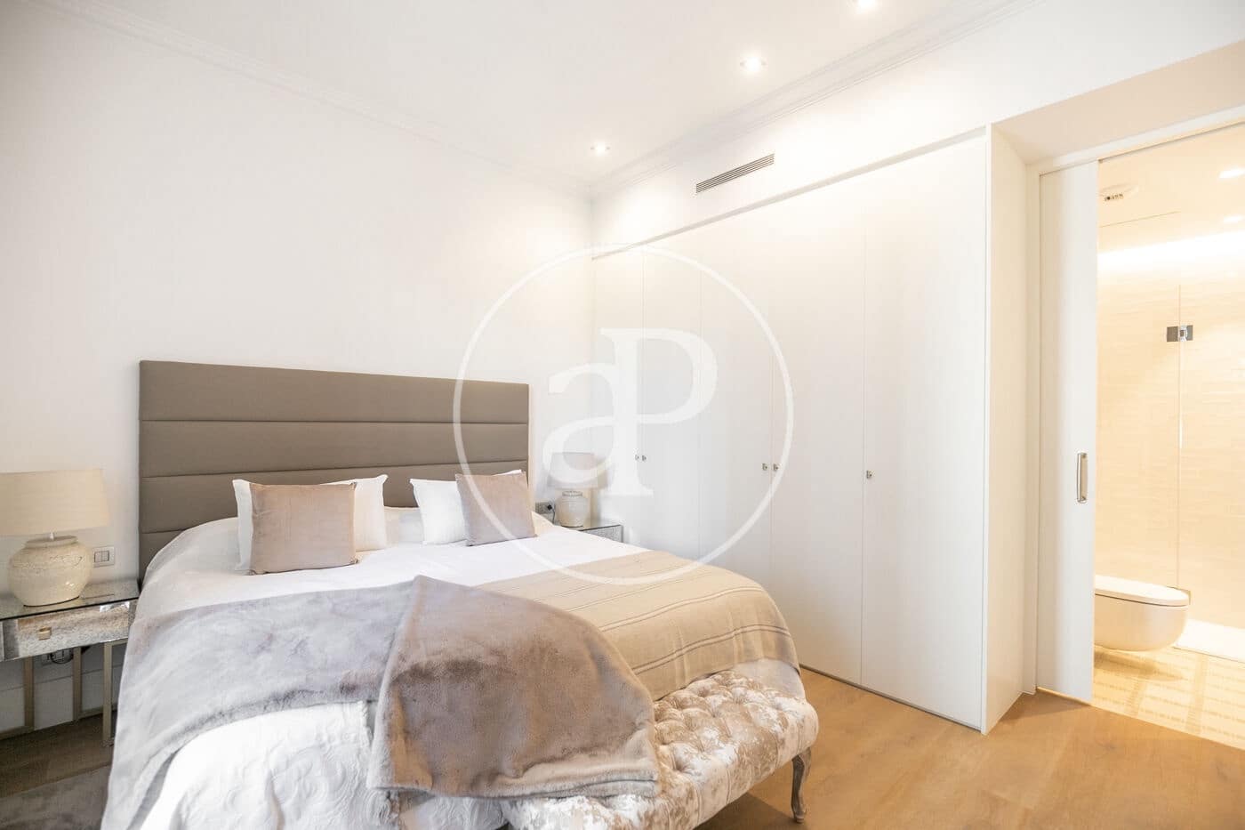 2 soveværelse Lejlighed til leje i Barcelona by - € 2.600 (Ref: 9191305)
