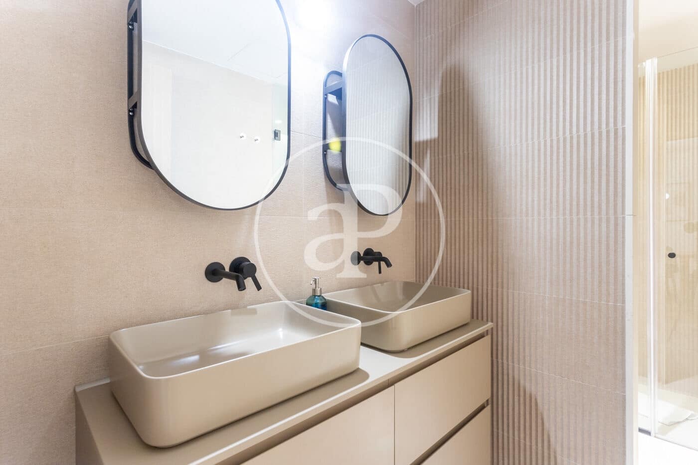 3 bedroom Apartment for rent in Barcelona city - € 2,500 (Ref: 9191308)