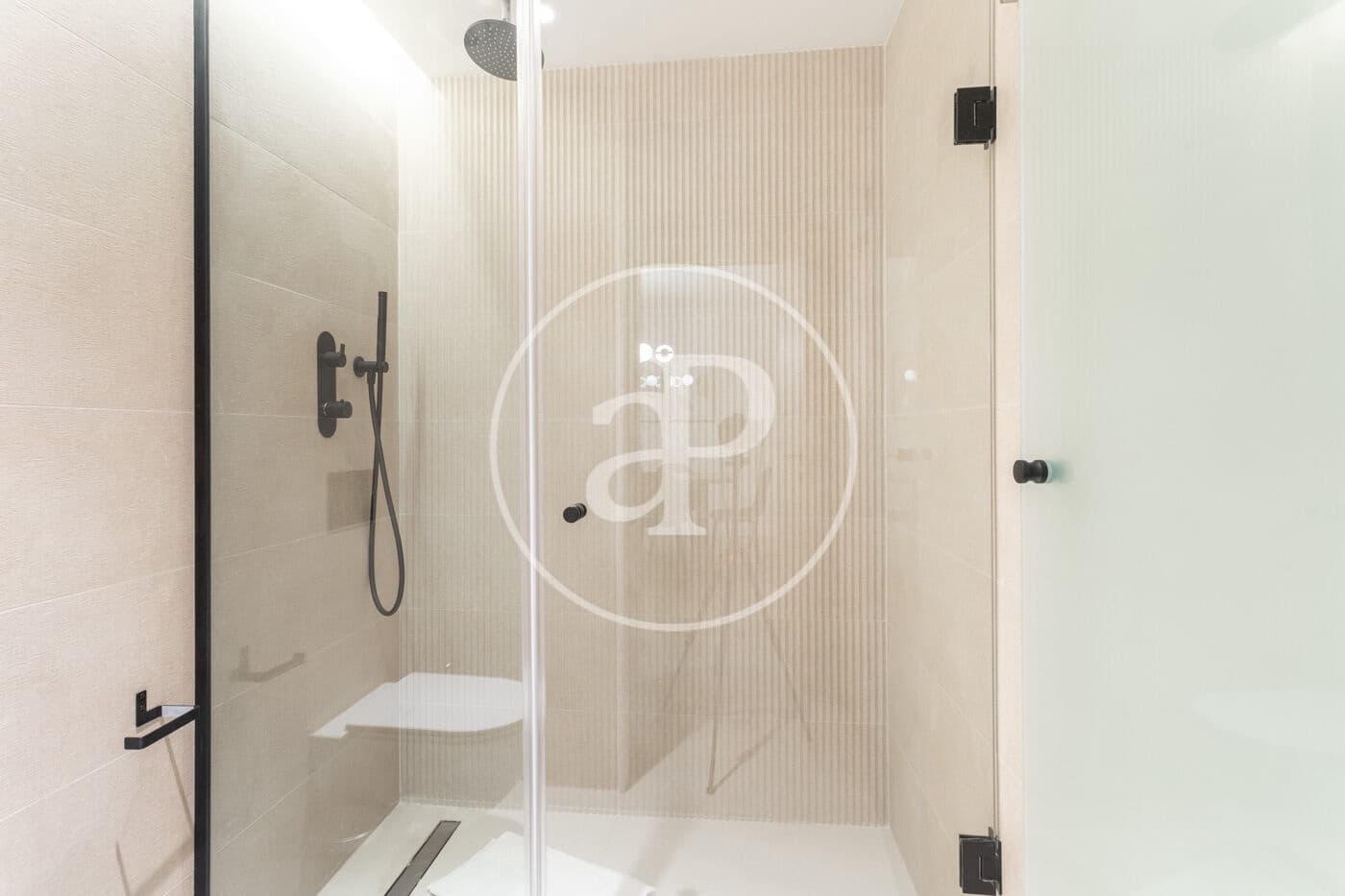 3 bedroom Apartment for rent in Barcelona city - € 2,500 (Ref: 9191308)