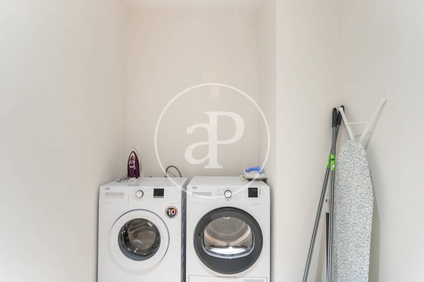 3 bedroom Apartment for rent in Barcelona city - € 2,500 (Ref: 9191308)
