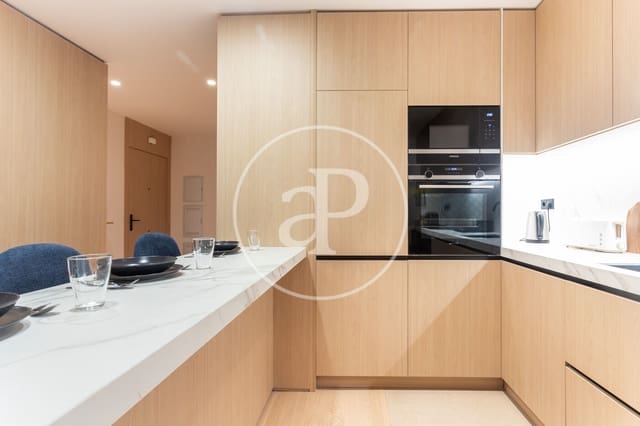 3 bedroom Apartment for rent in El Camp de L'Arpa del Clot, Barcelona city - € 2,500 (Ref: 9191308)