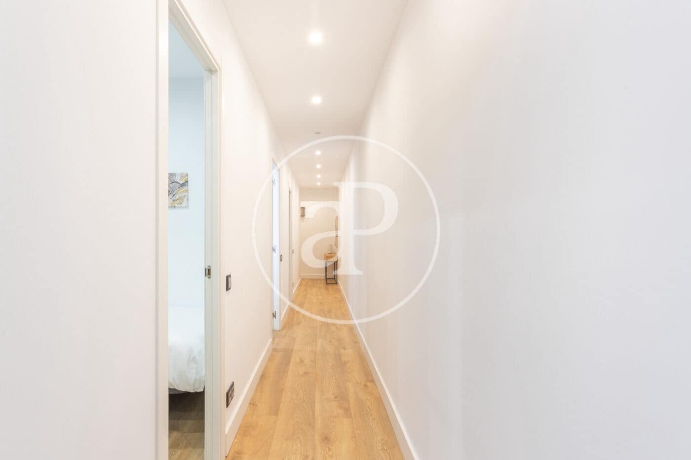 2 slaapkamer Appartement te huur in Barcelona stad - € 2.100 (Ref: 9192561)