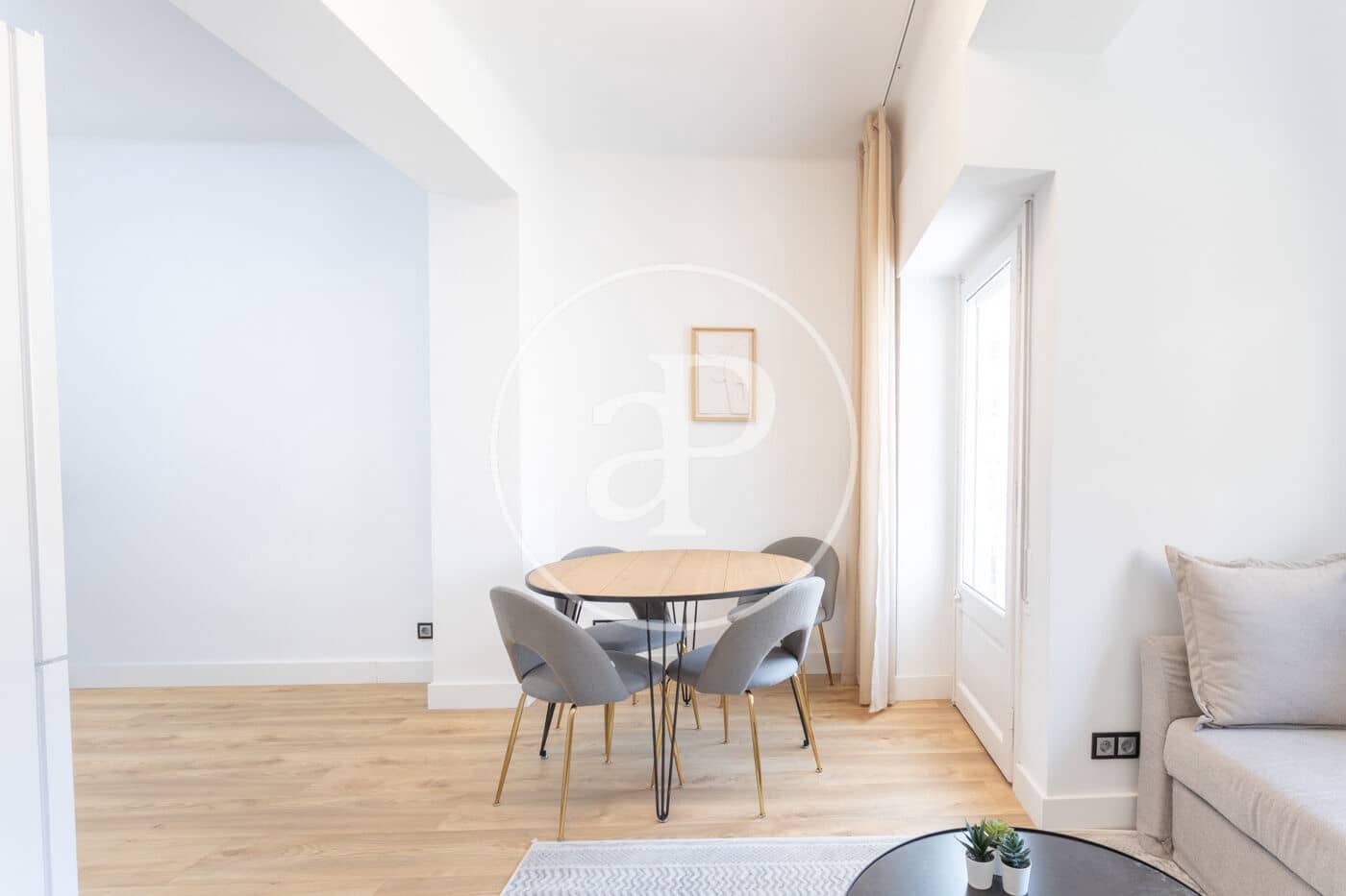 2 slaapkamer Appartement te huur in Barcelona stad - € 2.100 (Ref: 9192561)