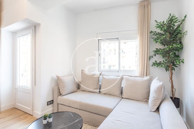 2 slaapkamer Appartement te huur in La Sagrada Família, Barcelona stad - € 2.100 (Ref: 9192561)