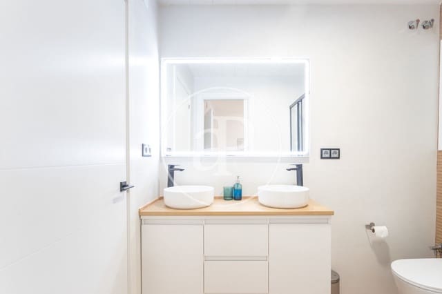 2 slaapkamer Appartement te huur in La Sagrada Família, Barcelona stad - € 2.100 (Ref: 9192561)