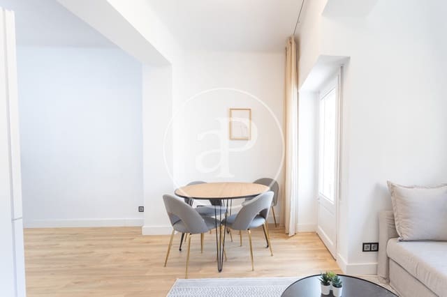 2 slaapkamer Appartement te huur in La Sagrada Família, Barcelona stad - € 2.100 (Ref: 9192561)