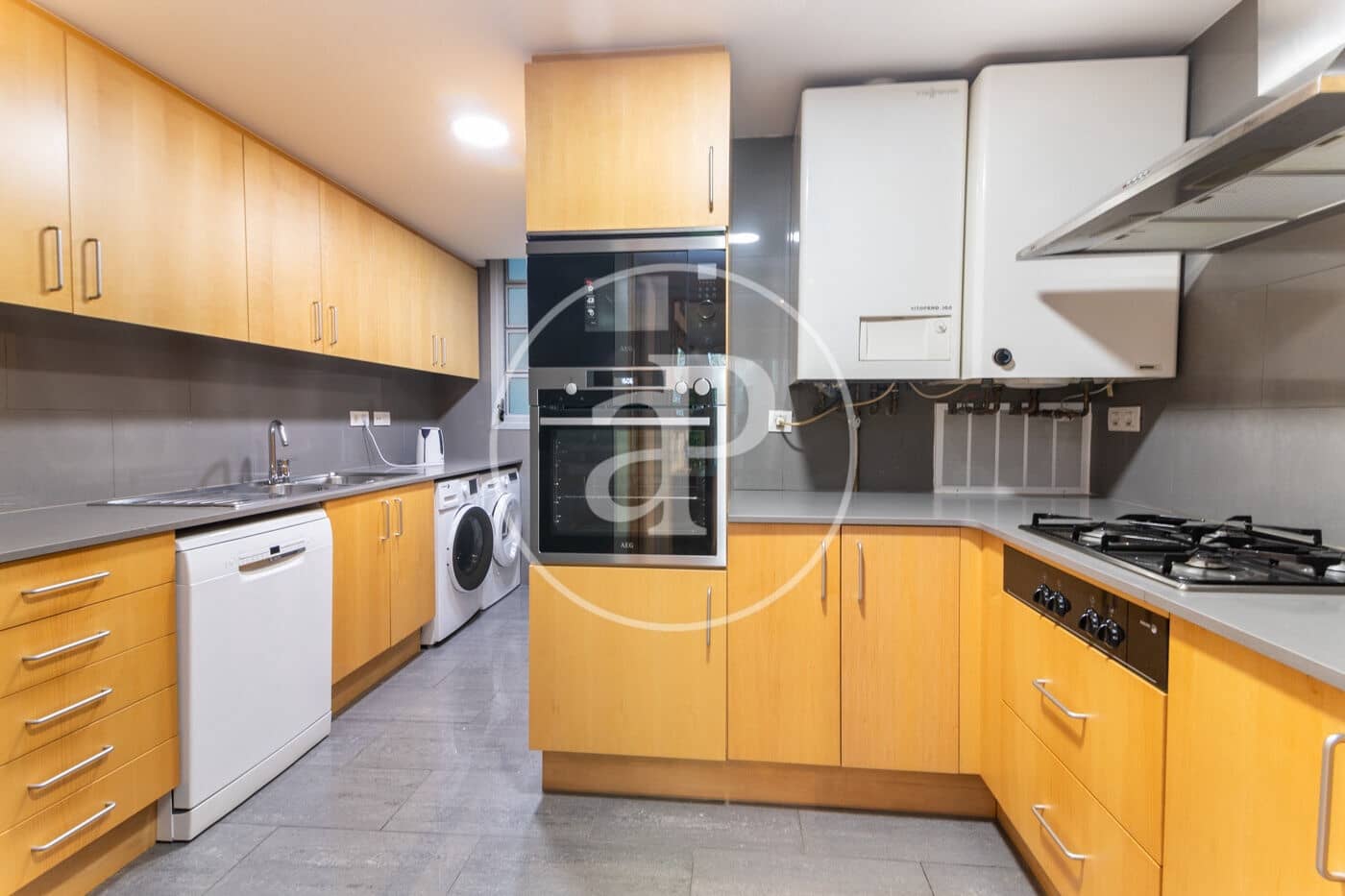 2 bedroom Apartment for rent in Barcelona city - € 2,700 (Ref: 9192562)