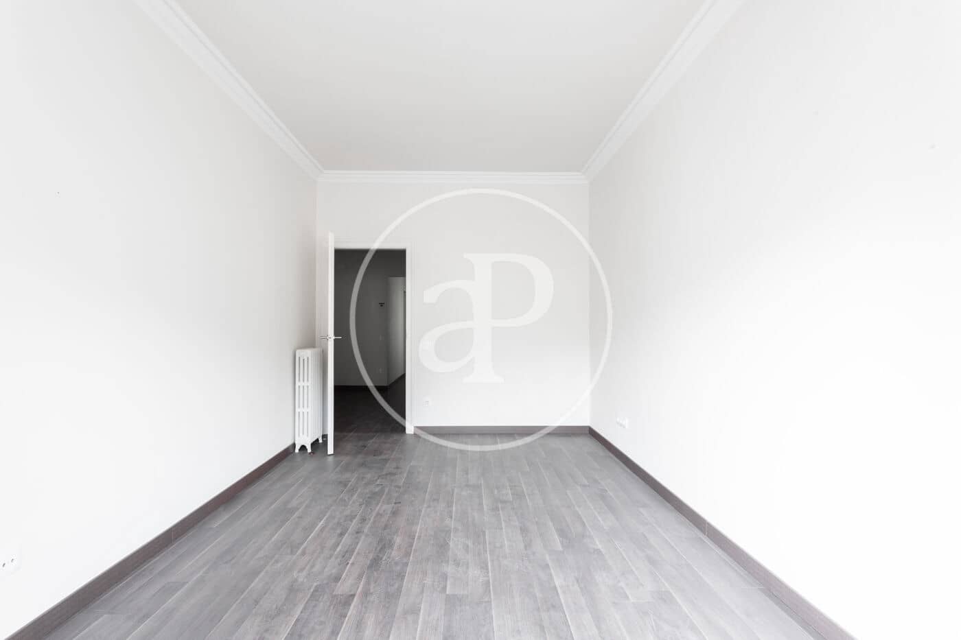 4 soveværelse Lejlighed til leje i Barcelona by - € 3.500 (Ref: 9192565)