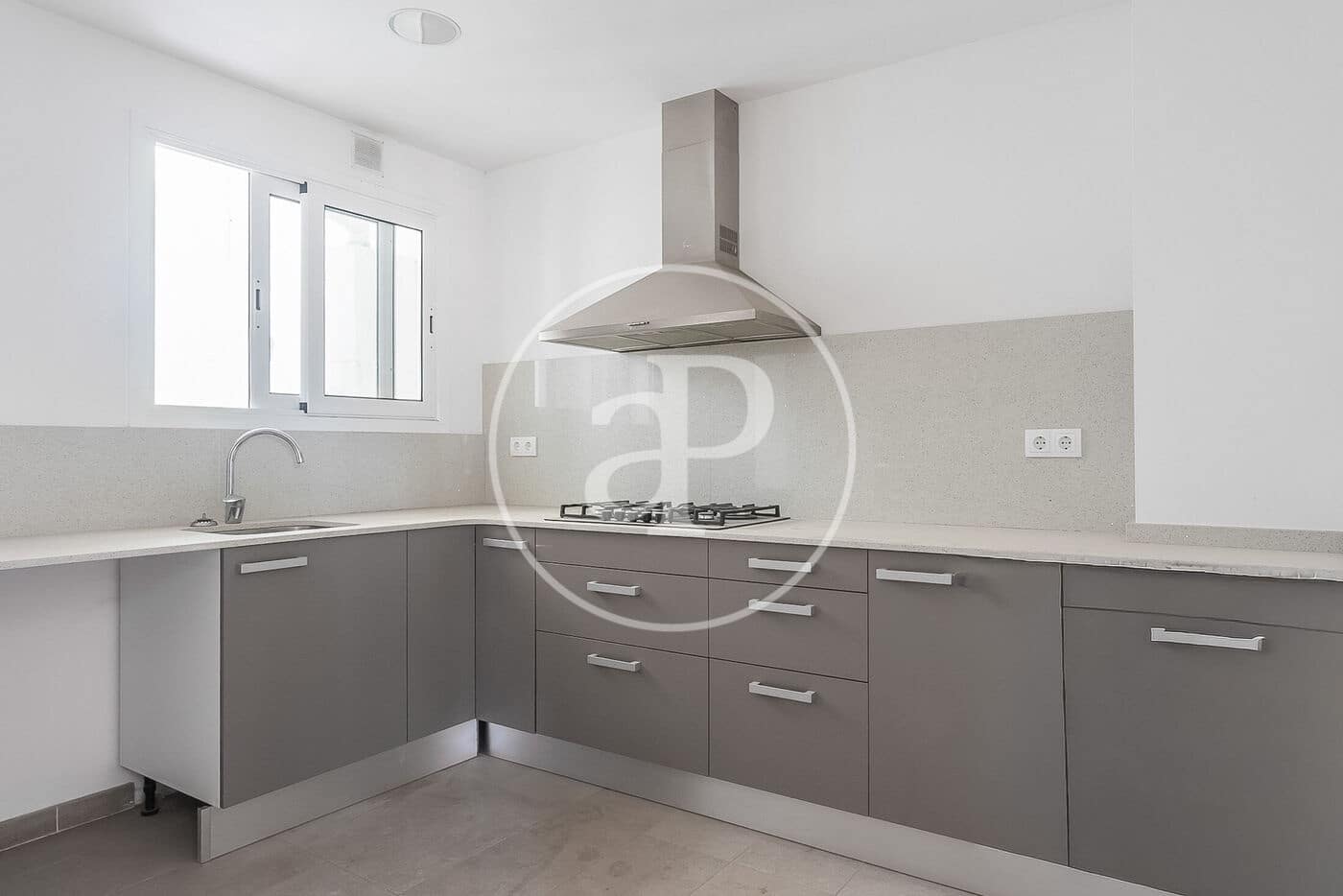 4 soveværelse Lejlighed til leje i Barcelona by - € 3.500 (Ref: 9192565)