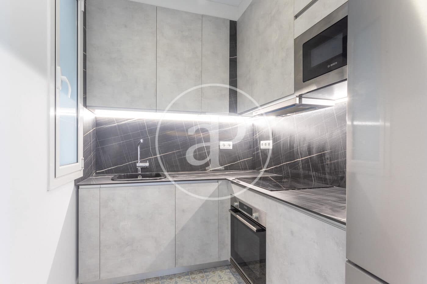 3 soveværelse Lejlighed til leje i Barcelona by - € 2.200 (Ref: 9192566)