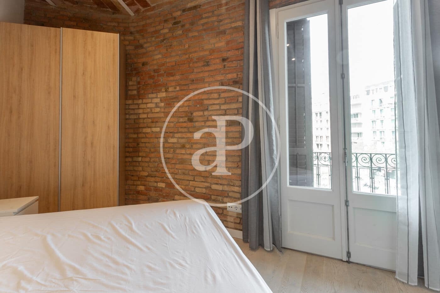 3 soveværelse Lejlighed til leje i Barcelona by - € 2.200 (Ref: 9192566)