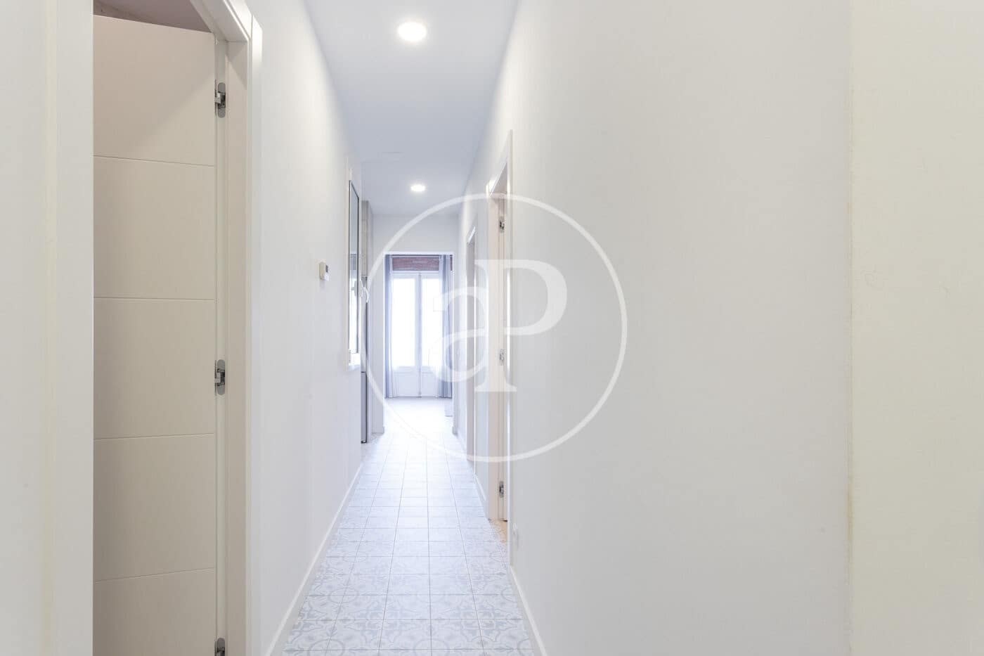 3 soveværelse Lejlighed til leje i Barcelona by - € 2.200 (Ref: 9192566)