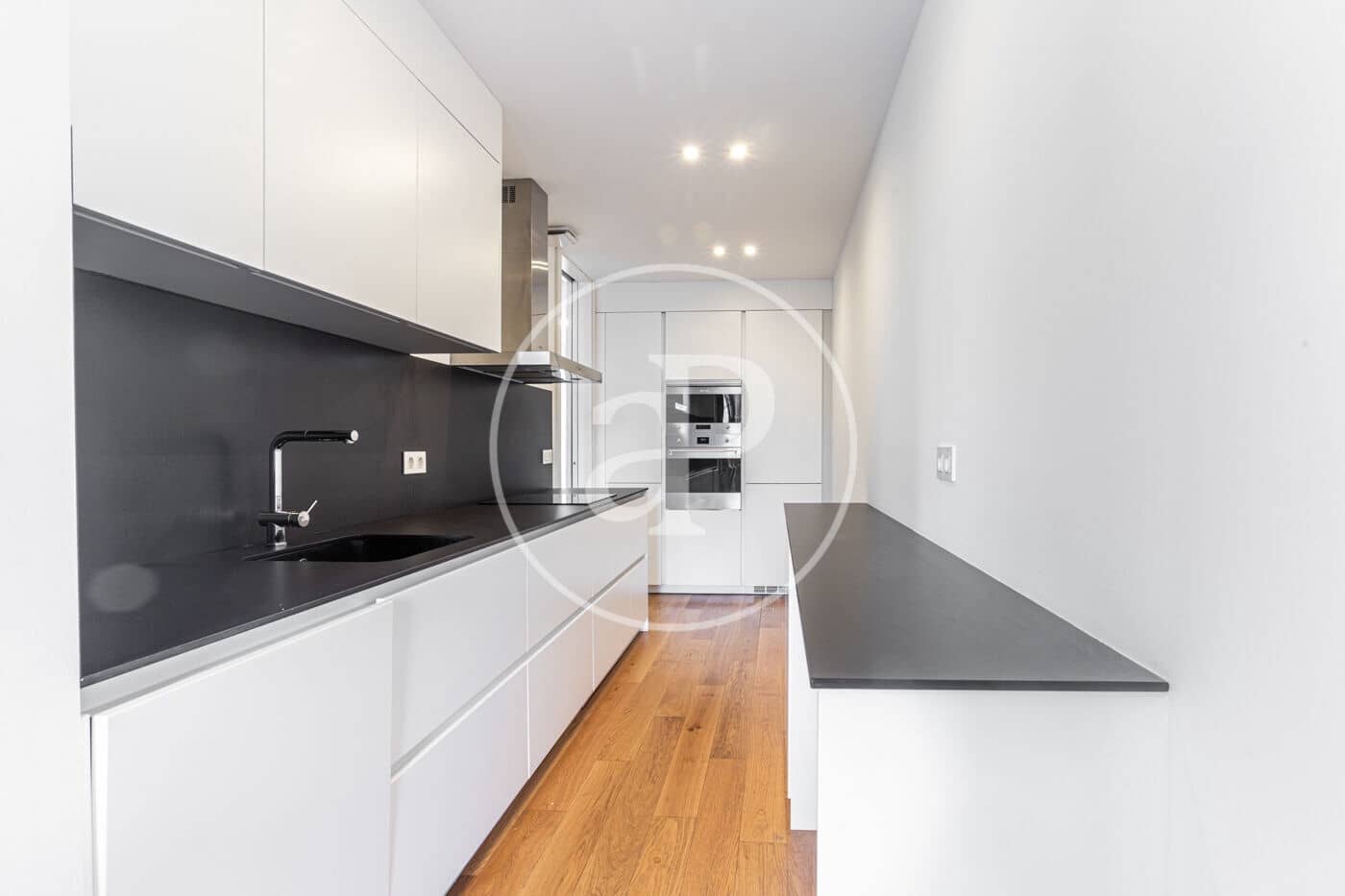 3 sovrum Lägenhet att hyra i Barcelona stad - 3 200 € (Ref: 9194001)