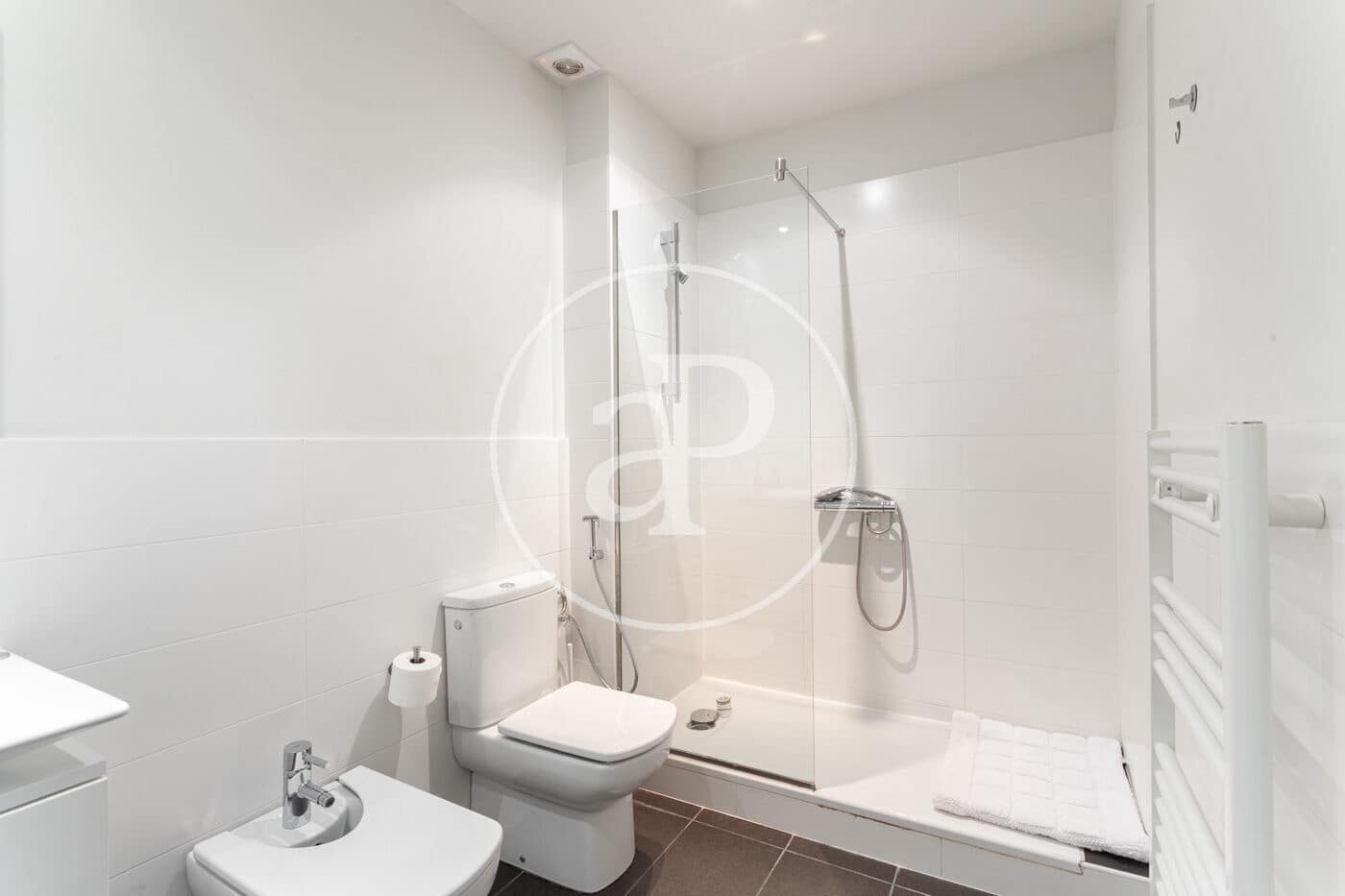 Appartement de 2 chambres à louer à Barcelone ville - 2 550 € (Ref: 9202615)