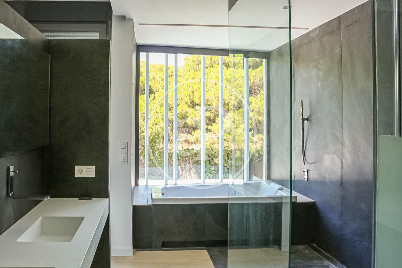 5 soveværelse Villa til leje i Gava med swimmingpool - € 10.400 (Ref: 9202634)