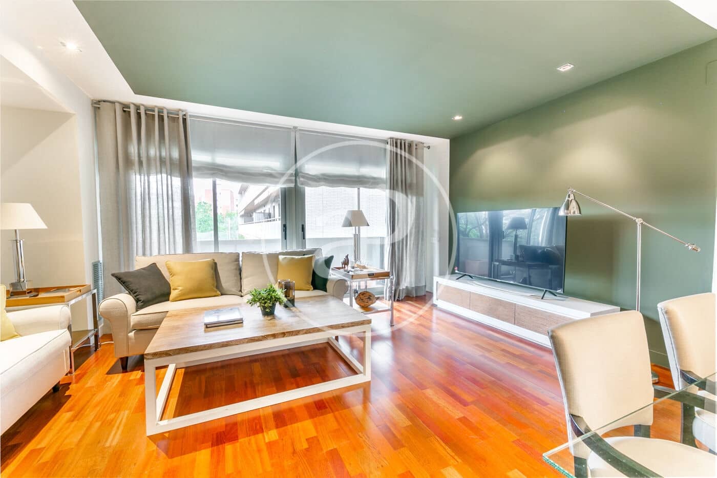 4 sovrum Lägenhet att hyra i L'Hospitalet de Llobregat - 2 920 € (Ref: 9202635)