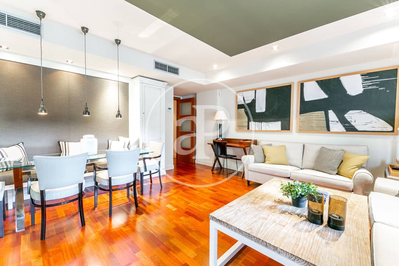 4 sovrum Lägenhet att hyra i L'Hospitalet de Llobregat - 2 920 € (Ref: 9202635)