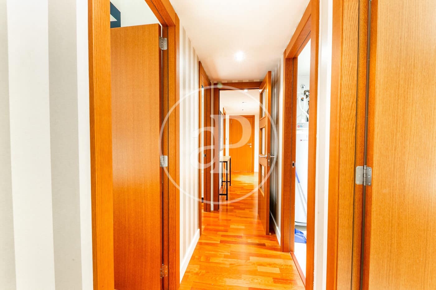 4 sovrum Lägenhet att hyra i L'Hospitalet de Llobregat - 2 920 € (Ref: 9202635)