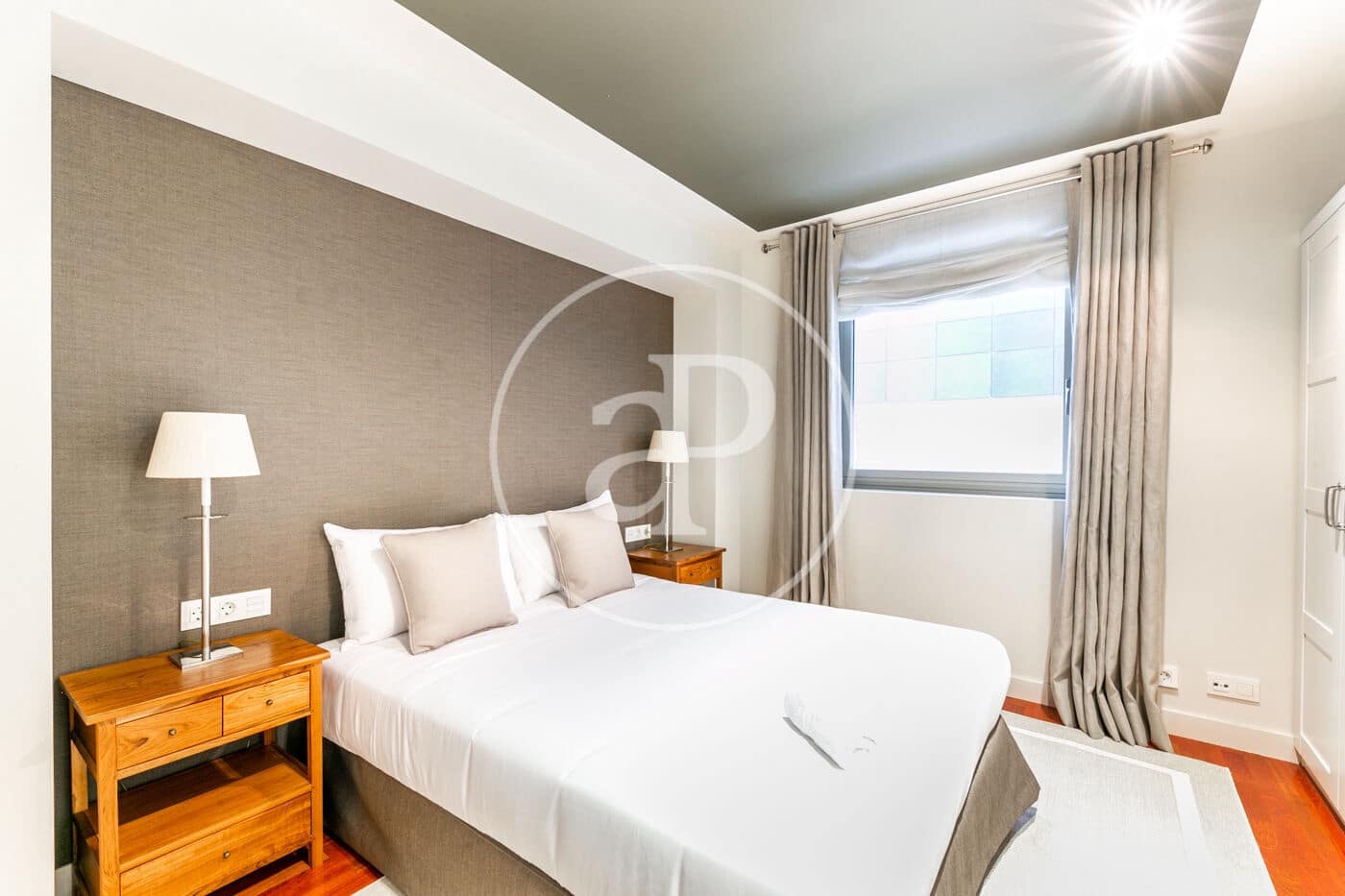 4 sovrum Lägenhet att hyra i L'Hospitalet de Llobregat - 2 920 € (Ref: 9202635)