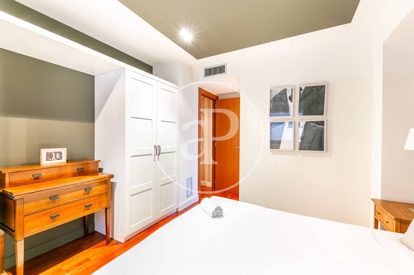 4 sovrum Lägenhet att hyra i L'Hospitalet de Llobregat - 2 920 € (Ref: 9202635)