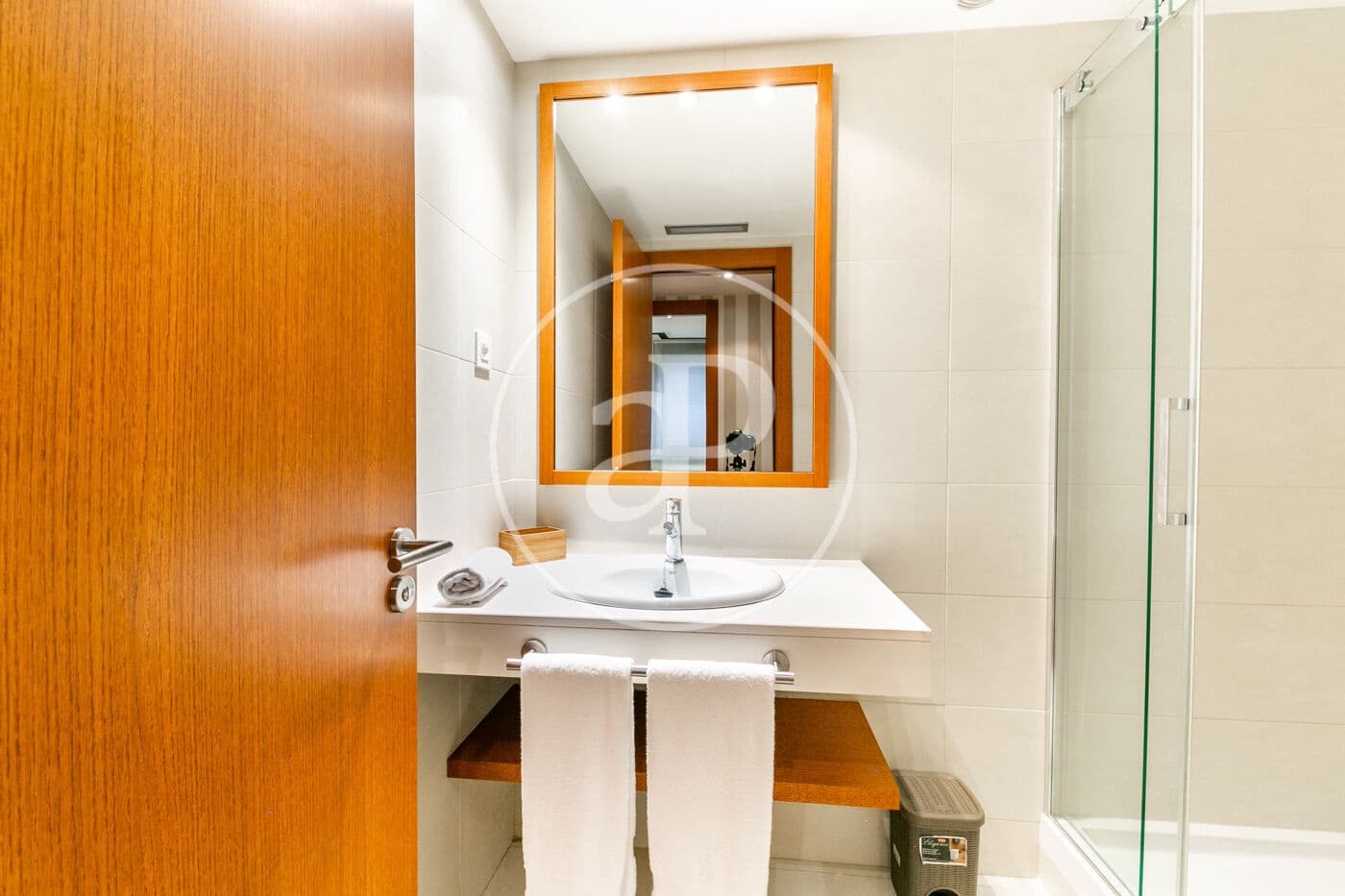 4 sovrum Lägenhet att hyra i L'Hospitalet de Llobregat - 2 920 € (Ref: 9202635)