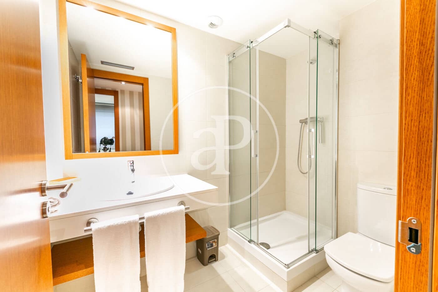 4 sovrum Lägenhet att hyra i L'Hospitalet de Llobregat - 2 920 € (Ref: 9202635)