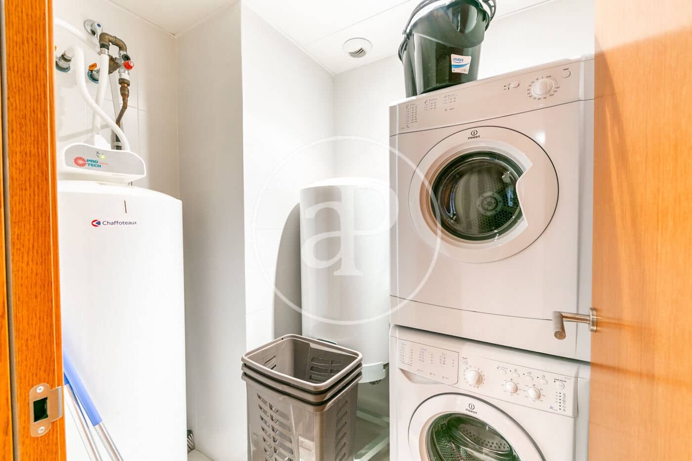 4 sovrum Lägenhet att hyra i L'Hospitalet de Llobregat - 2 920 € (Ref: 9202635)