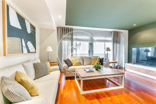 4 quarto Apartamento para arrendar em L'Hospitalet de Llobregat - 2 920 € (Ref: 9202635)