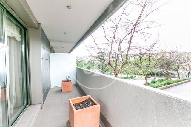 4 quarto Apartamento para arrendar em L'Hospitalet de Llobregat - 2 920 € (Ref: 9202635)