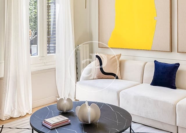 2 bedroom Apartment for sale in La Sagrada Família, Barcelona city - € 695,000 (Ref: 9204826)