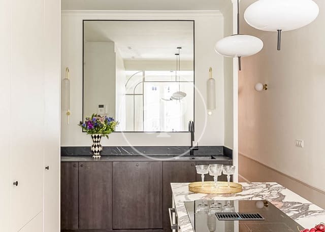 2 bedroom Apartment for sale in La Sagrada Família, Barcelona city - € 695,000 (Ref: 9204826)