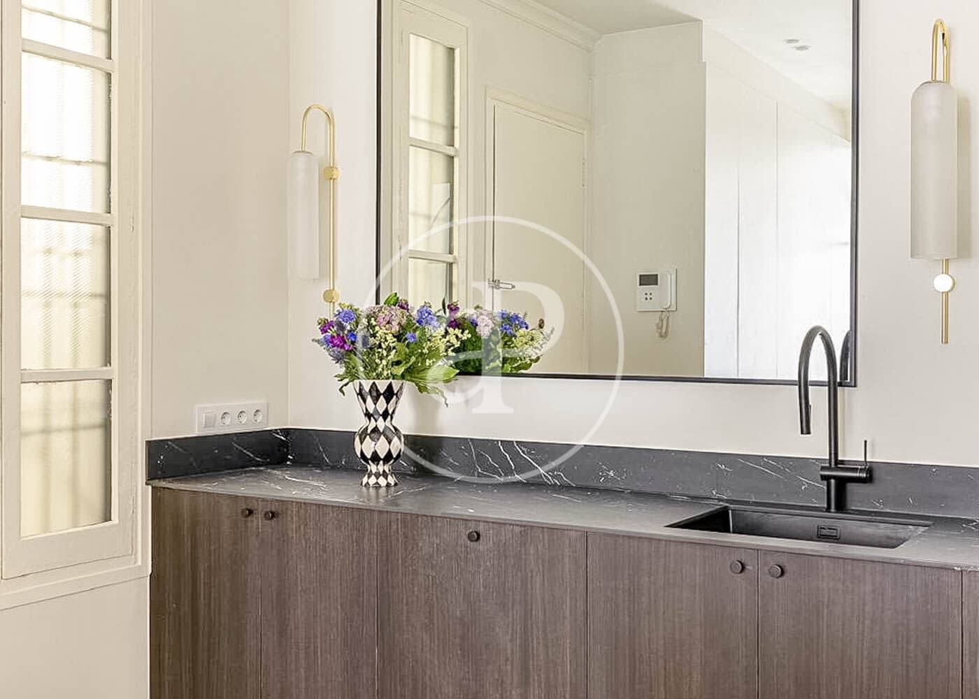 2 soveværelse Lejlighed til salg i Barcelona by - € 695.000 (Ref: 9204826)