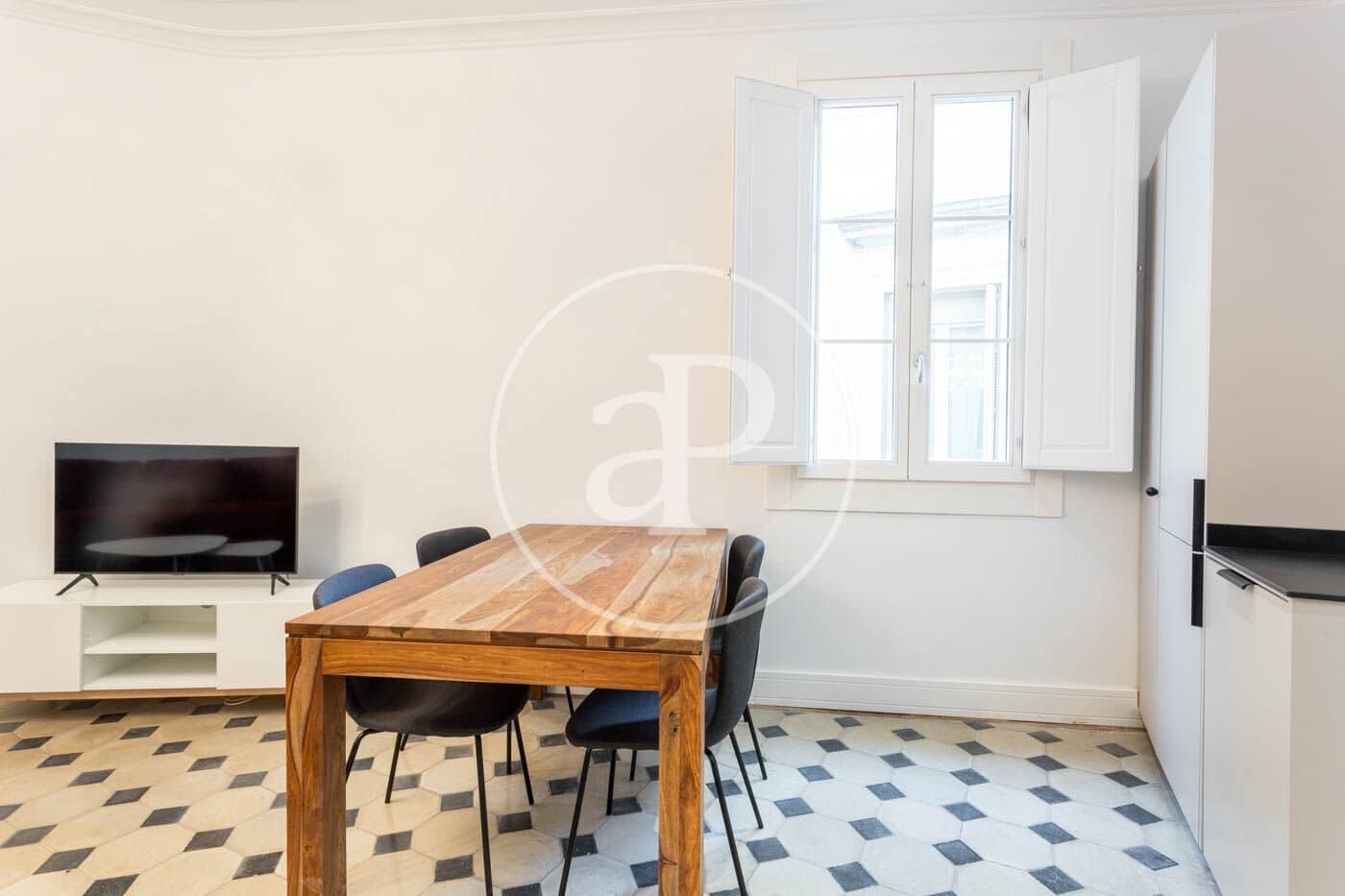 2 soveværelse Lejlighed til leje i Barcelona by - € 2.000 (Ref: 9206778)